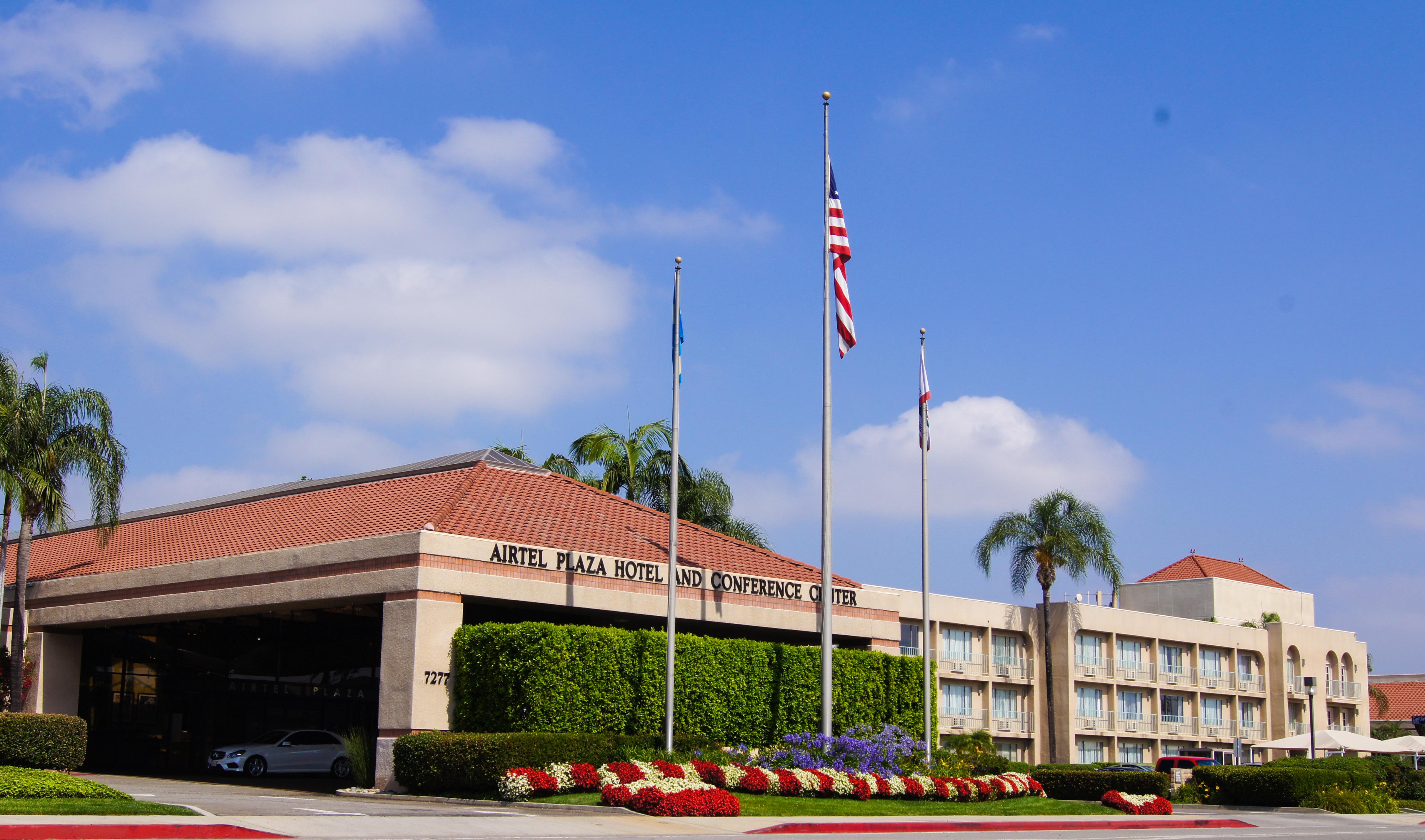 Airtel Plaza Hotel Los Angeles Exterior photo